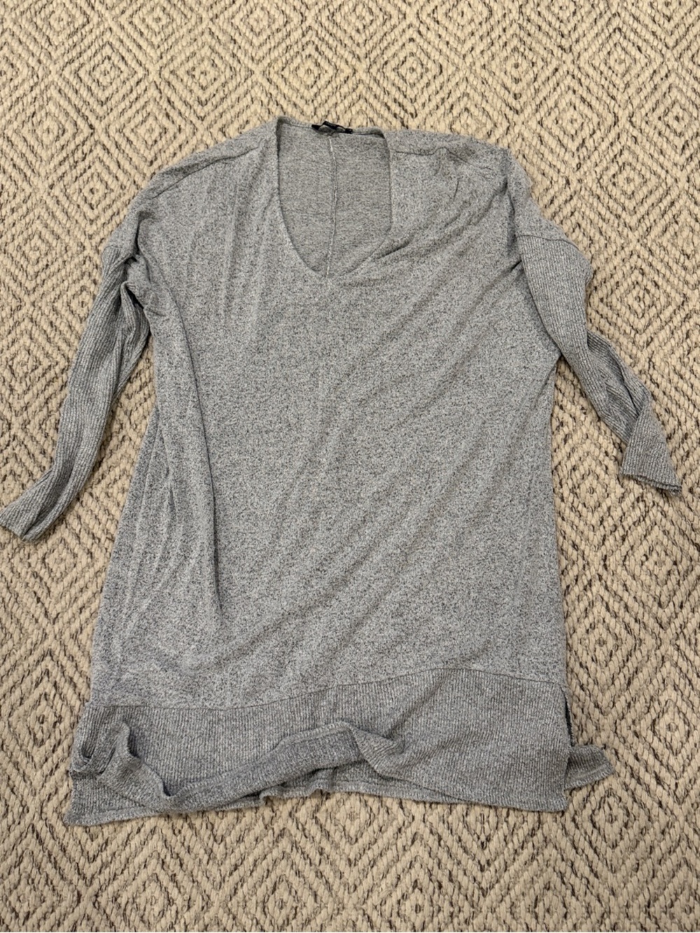 American Eagle Outfitters Gray V-Neck Tunic Sweater